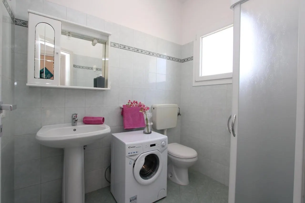 Villaggio Pineta Μπιμπιόνε 0*,  Ιταλία